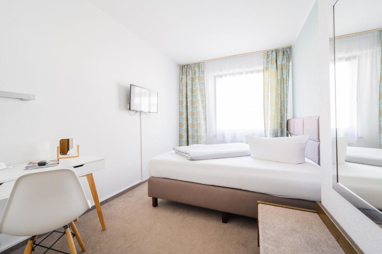 Hotel Kaspar Garni ジークブルク エクステリア 写真